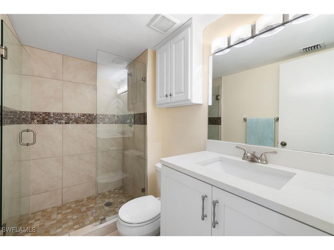 5 High Point Circle W #307 Naples FL 34103 225076440 image11