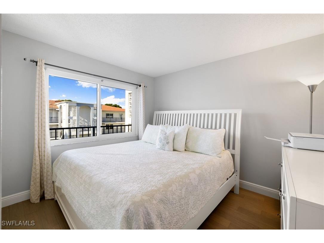 5 High Point Circle W #307 Naples FL 34103 225076440 image12