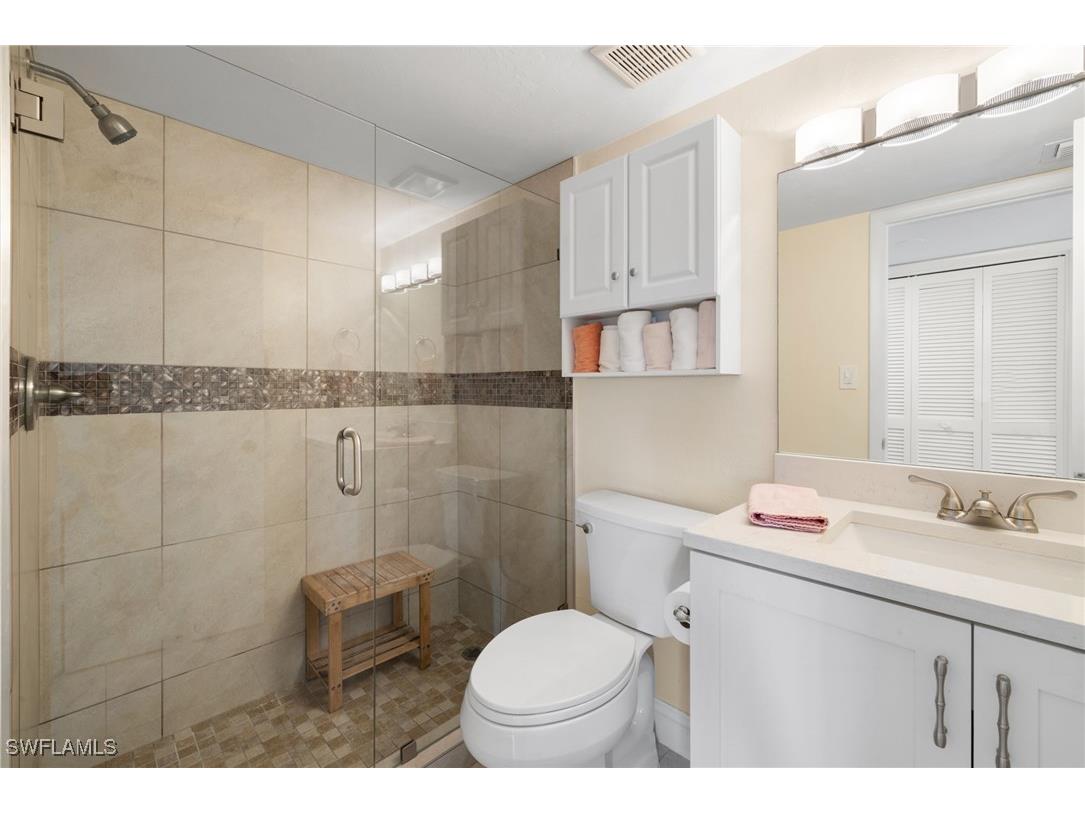 5 High Point Circle W #307 Naples FL 34103 225076440 image18