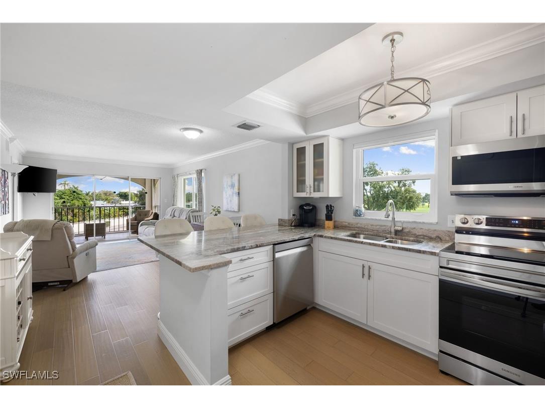 5 High Point Circle W #307 Naples FL 34103 225076440 image2