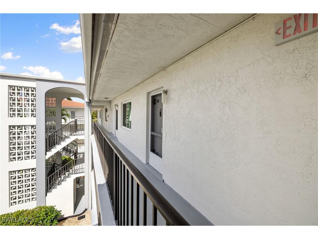 5 High Point Circle W #307 Naples FL 34103 225076440 image24