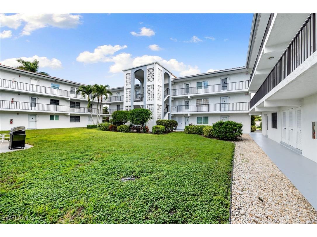 5 High Point Circle W #307 Naples FL 34103 225076440 image27