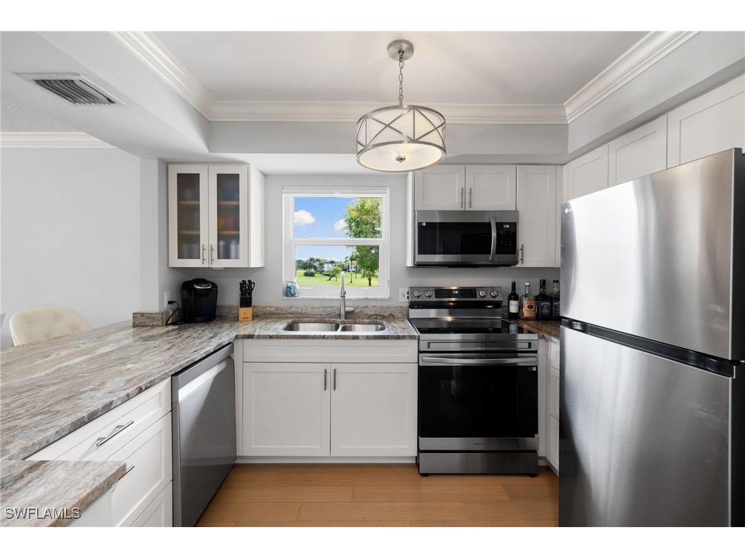 5 High Point Circle W #307 Naples FL 34103 225076440 image4