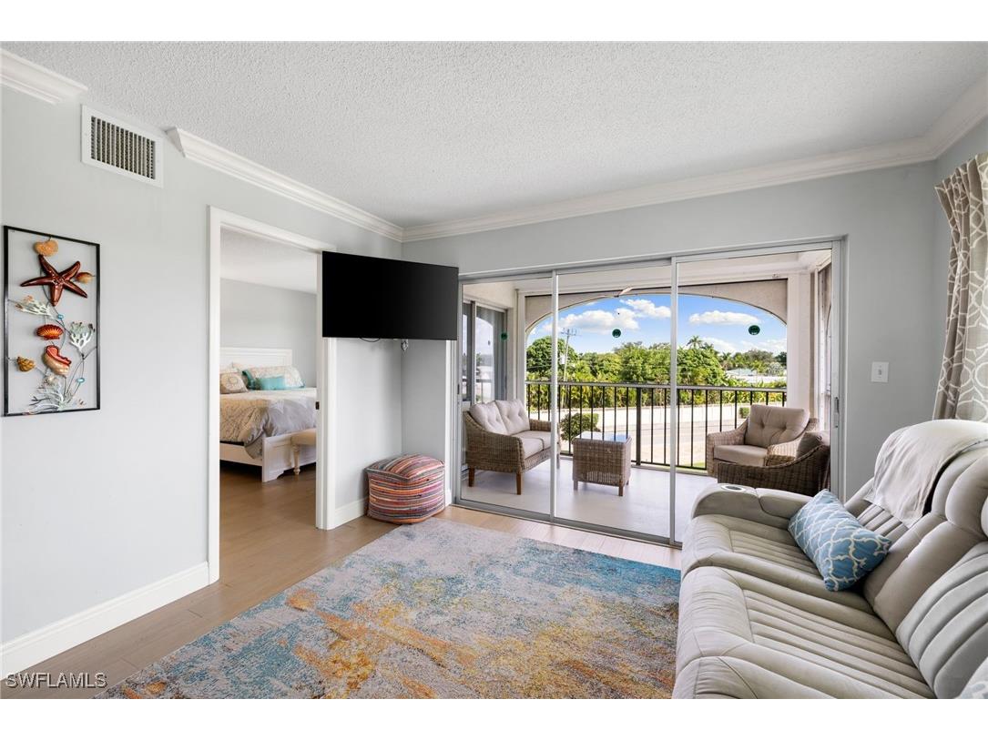 5 High Point Circle W #307 Naples FL 34103 225076440 image9