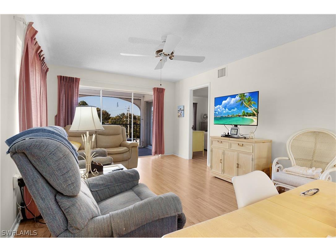 5 High Point Circle W #313 Naples FL 34103 226008540 image1