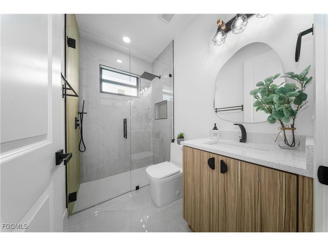 50 Denis Avenue S Lehigh Acres FL 33976 2025024937 image10