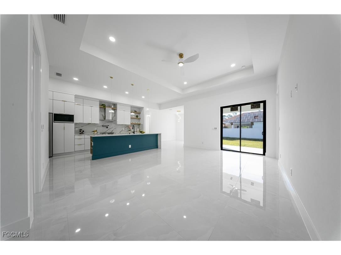 50 Denis Avenue S Lehigh Acres FL 33976 2025024937 image3