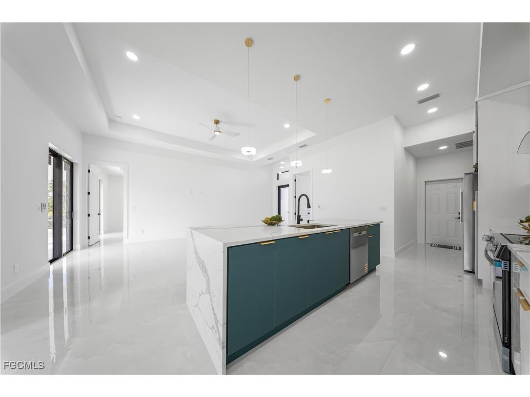 50 Denis Avenue S Lehigh Acres FL 33976 2025024937 image6