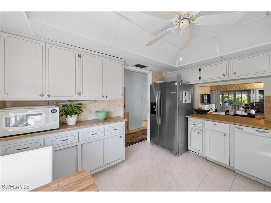 50 Glades Boulevard #1 Naples FL 34112 225075703 image9