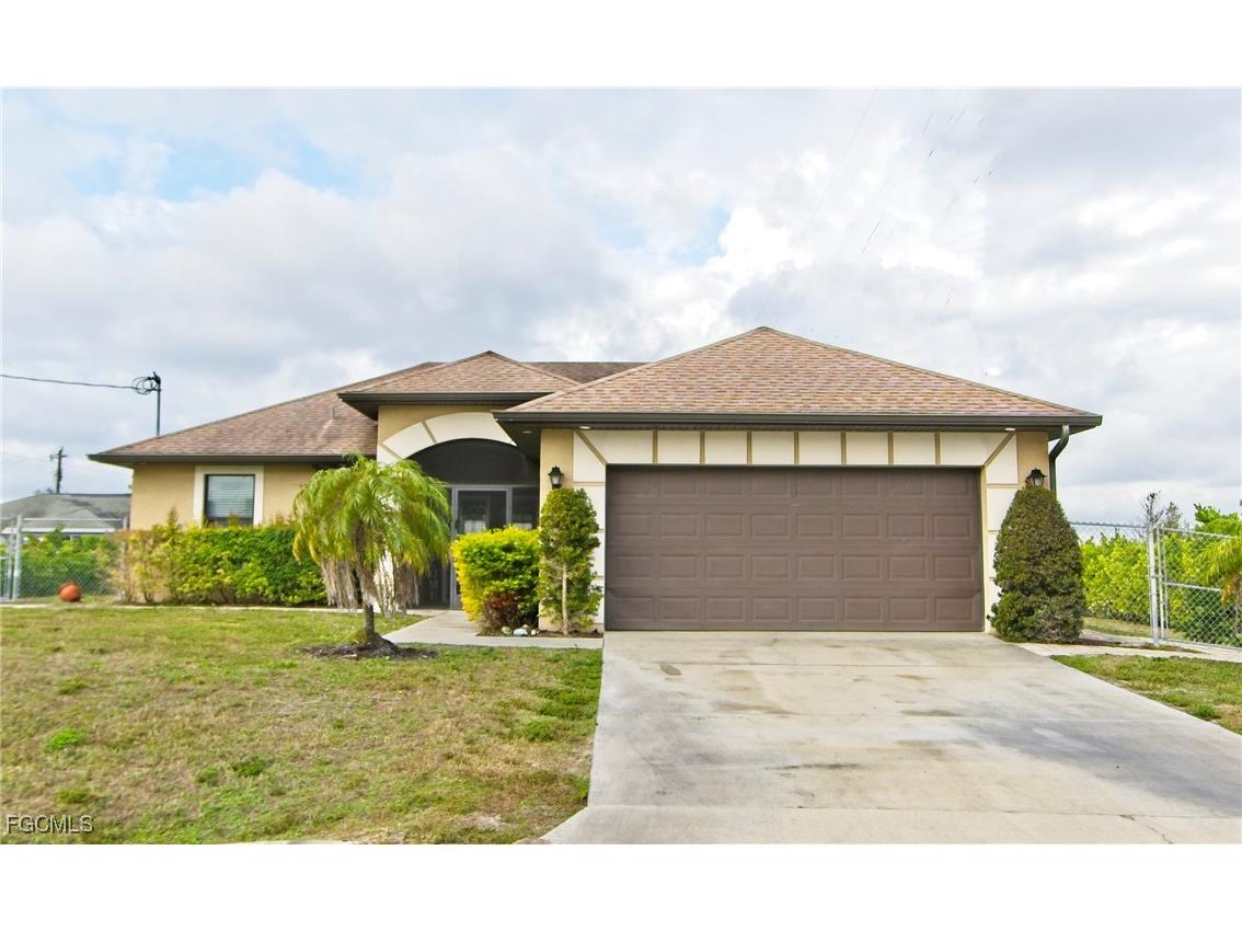 50 Joan Avenue S Lehigh Acres FL 33976 2026004582 image1