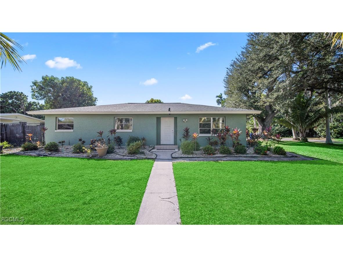50 Palm Tree Terrace Fort Myers FL 33905 2025022968 image1