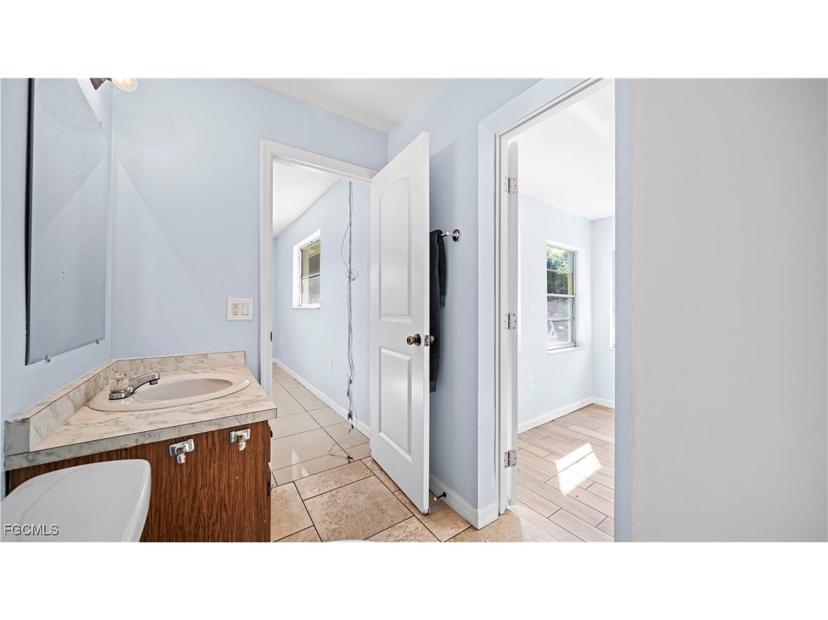 50 Palm Tree Terrace Fort Myers FL 33905 2025022968 image19