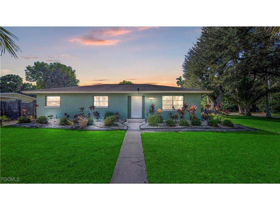 50 Palm Tree Terrace Fort Myers FL 33905 2025022968 image2