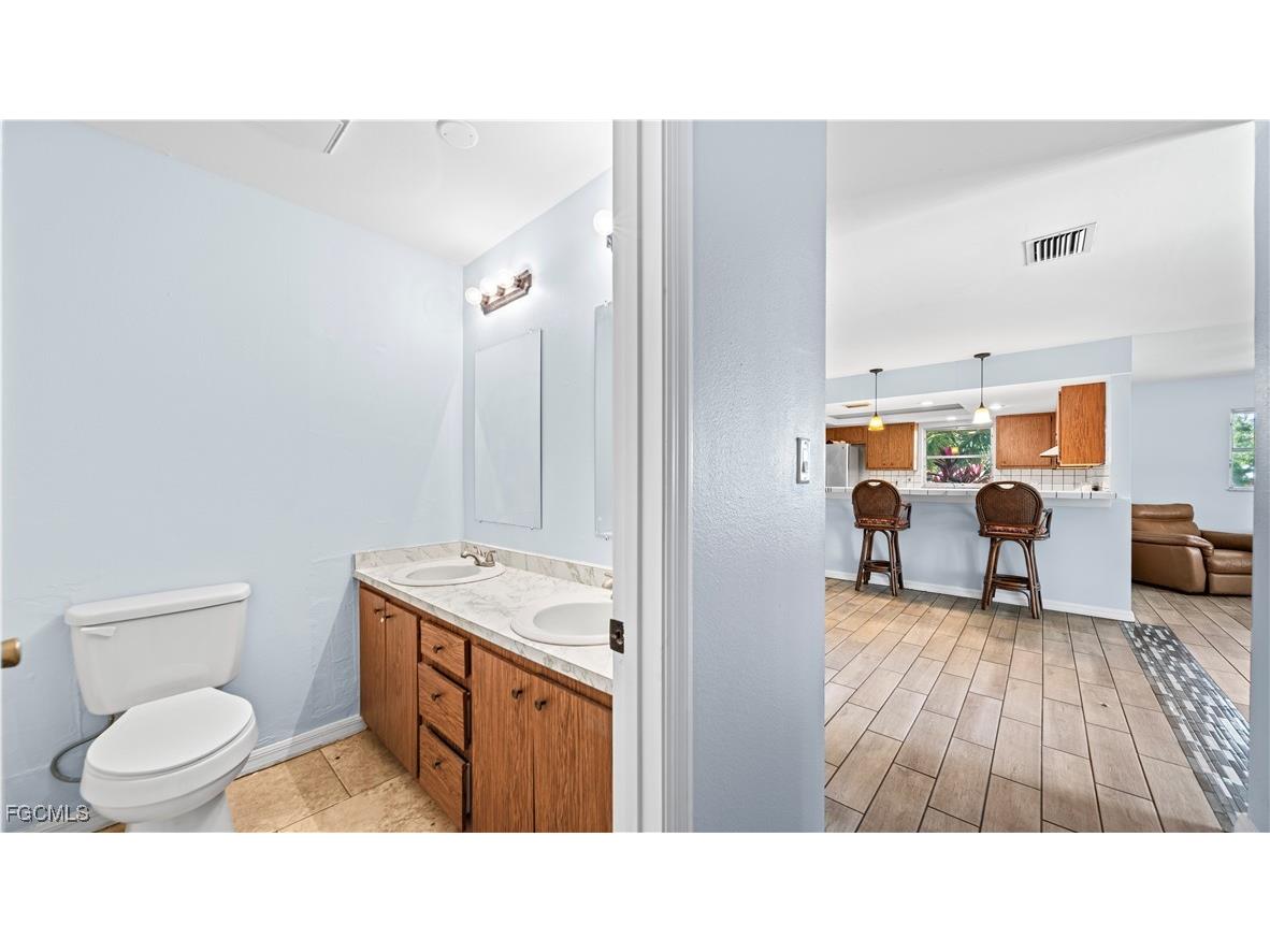 50 Palm Tree Terrace Fort Myers FL 33905 2025022968 image24