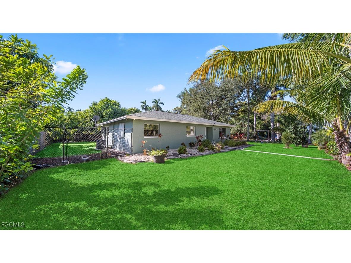 50 Palm Tree Terrace Fort Myers FL 33905 2025022968 image5