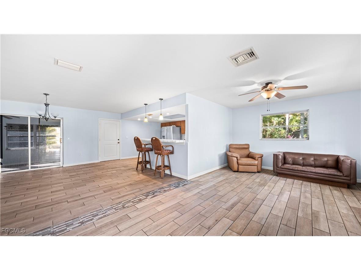 50 Palm Tree Terrace Fort Myers FL 33905 2025022968 image6