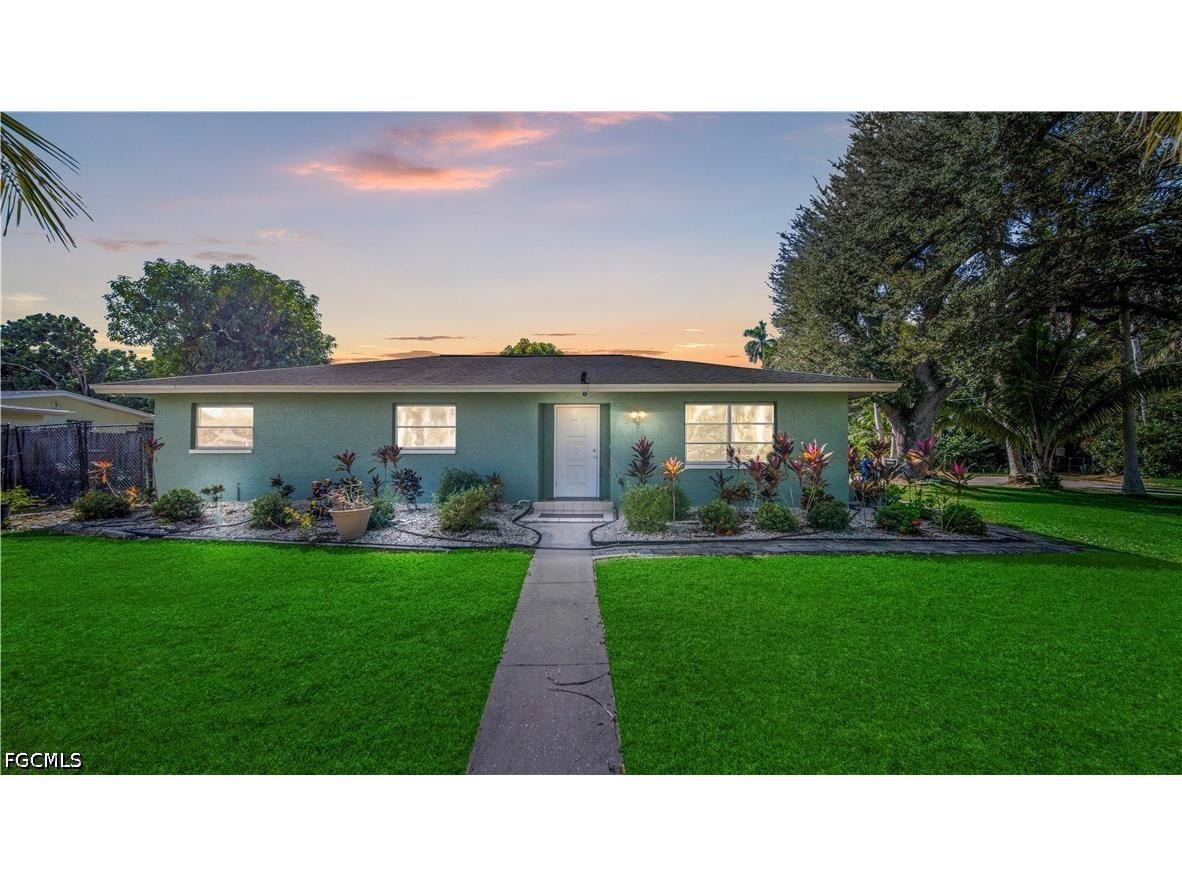 50 Palm Tree Terrace Fort Myers FL 33905 2026015588 image1