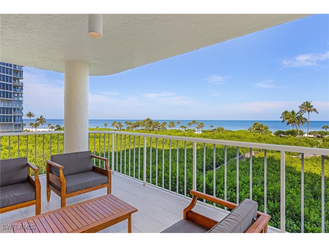 50 Seagate Drive #302B Naples FL 34103 226003949 image1