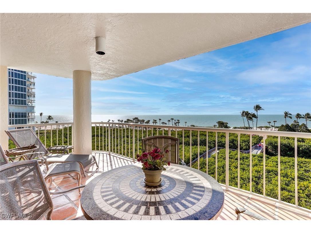 50 Seagate Drive #402B Naples FL 34103 223010813 image1