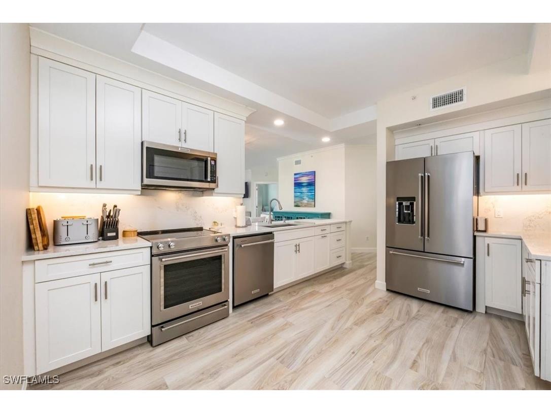 500 L Ambiance Circle #101 Naples FL 34108 225083780 image5