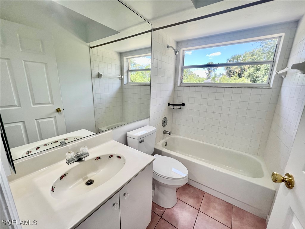 500 Lake Avenue Lehigh Acres FL 33972 2025000938 image21