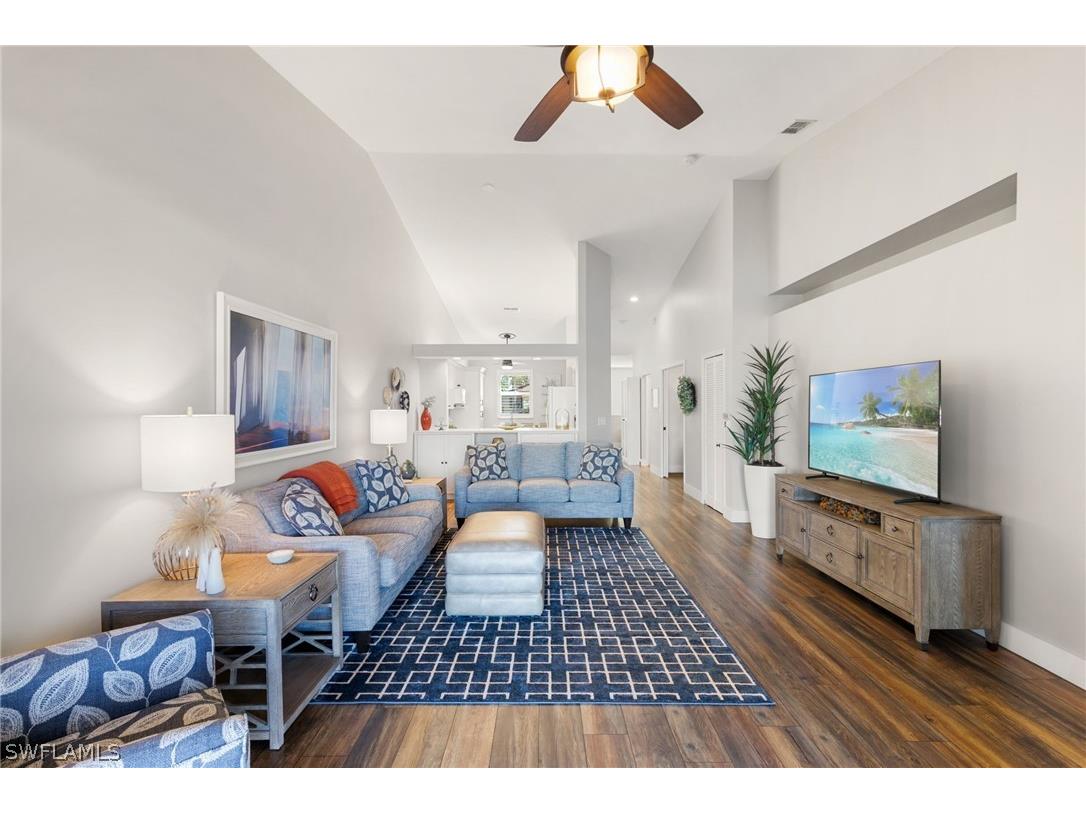 500 Robin Hood Circle #201 Naples FL 34104 226007905 image11