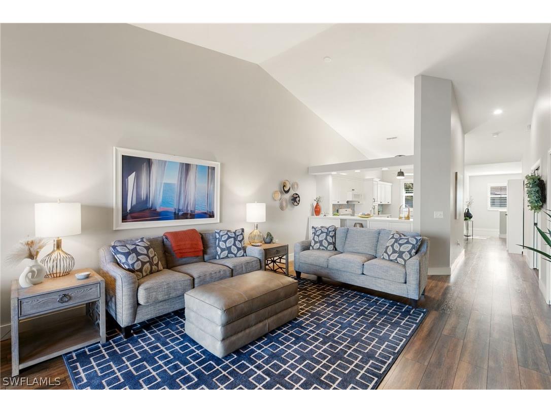 500 Robin Hood Circle #201 Naples FL 34104 226007905 image12