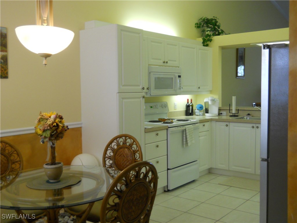 500 Robin Hood Circle #202 Naples FL 34104 225053766 image5