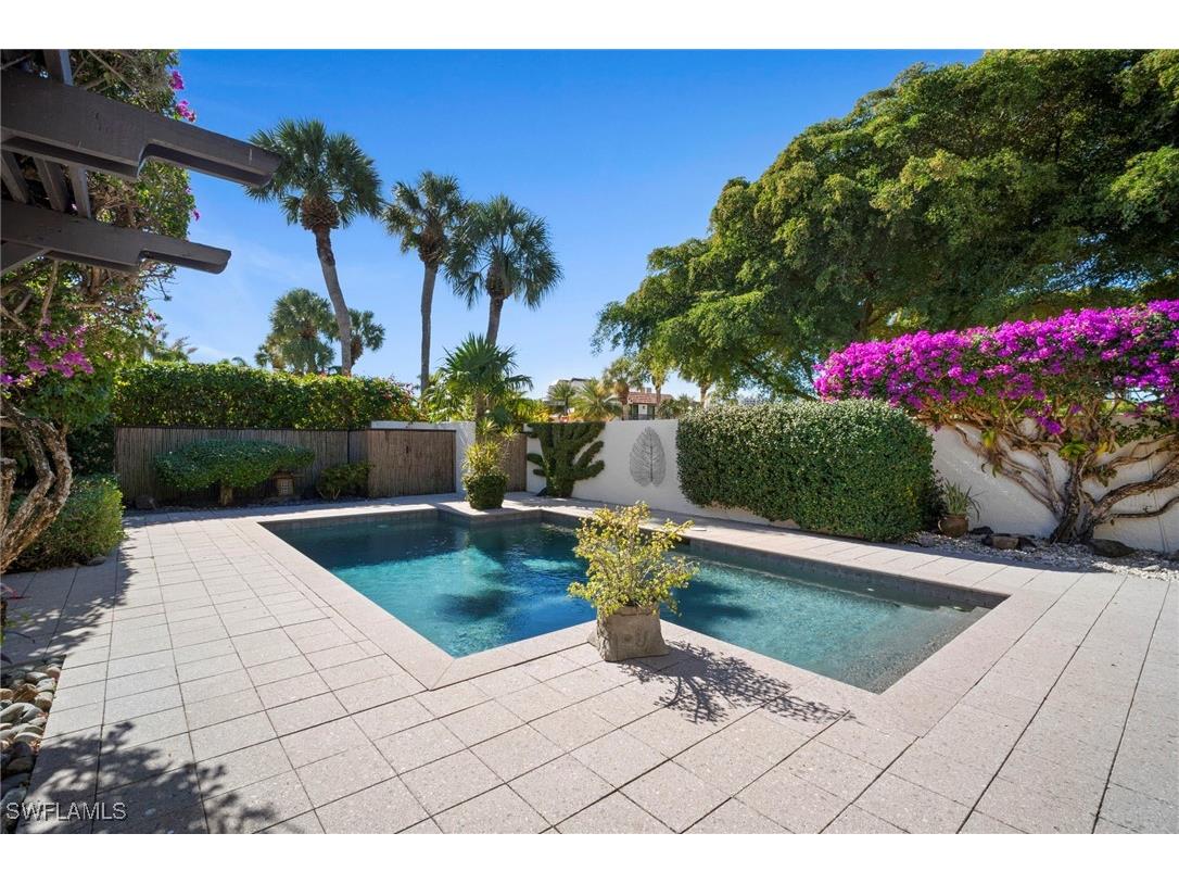 500 Tierra Mar Lane E Naples FL 34108 226000428 image1