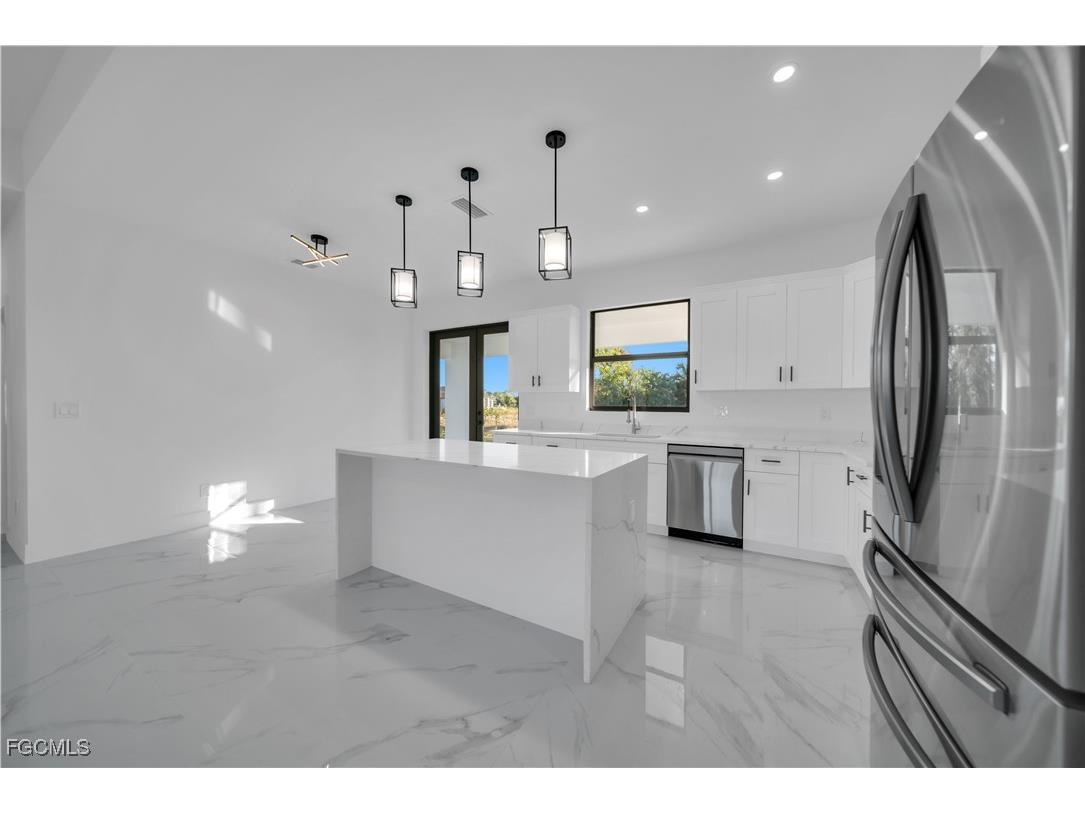 5003 2nd Street W Lehigh Acres FL 33971 2025020826 image4