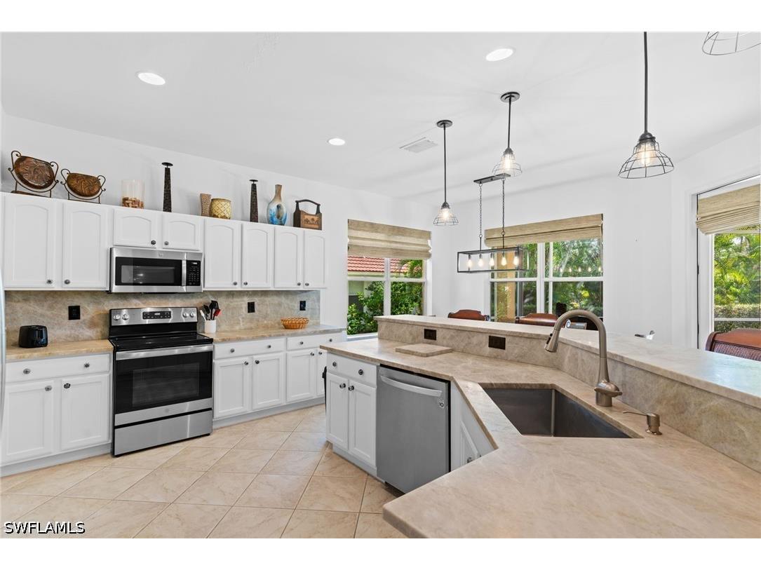5005 Old Pond Drive Naples FL 34104 226024140 image11