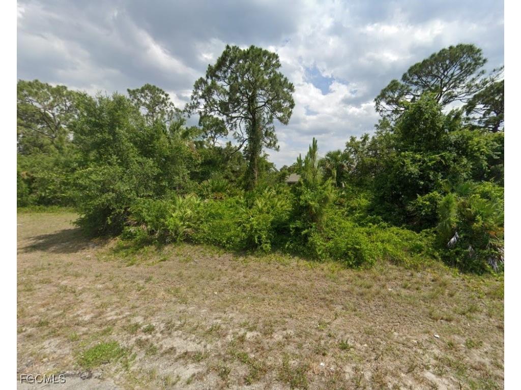 5006 N Dogwood Circle Labelle FL 33935 2025025744 image1