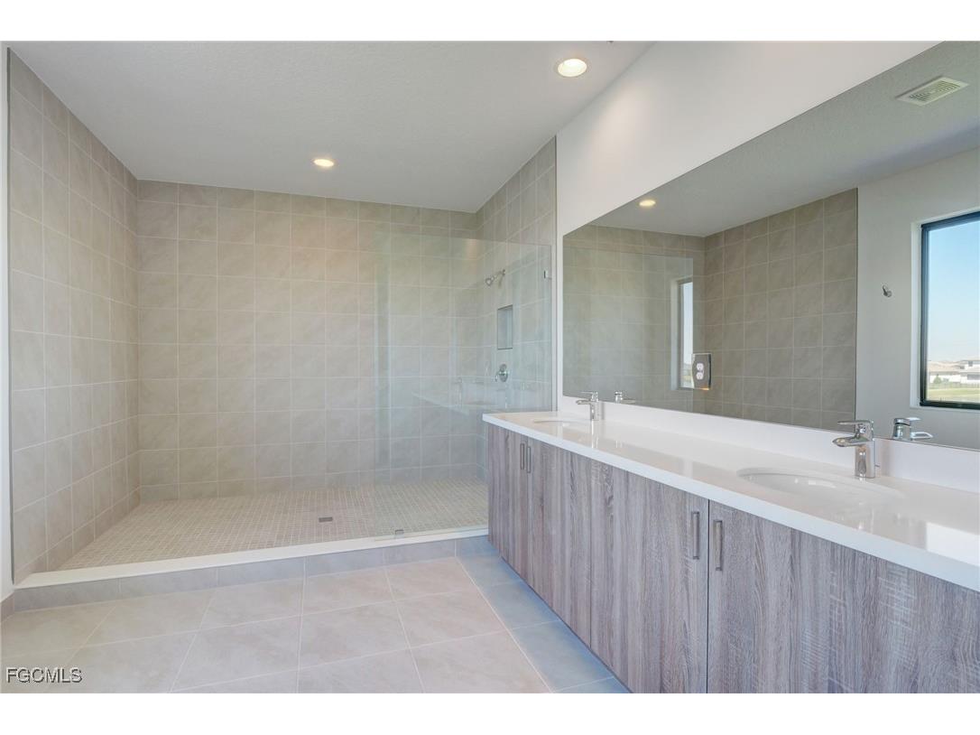 5007 Ofanto Lane Ave Maria FL 34142 2025020931 image30