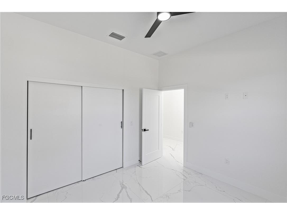 5008 N Obispo Circle Labelle FL 33935 2025023625 image28