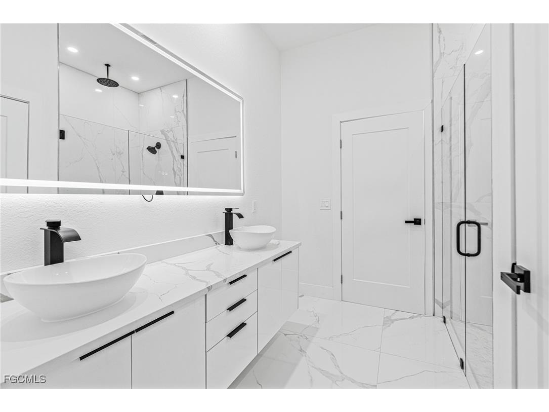 5008 N Obispo Circle Labelle FL 33935 2025023625 image35