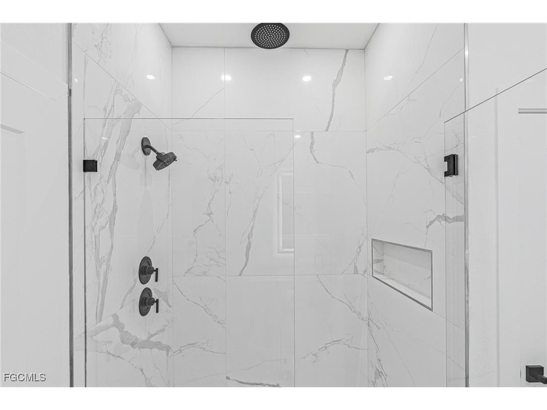 5008 N Obispo Circle Labelle FL 33935 2025023625 image37