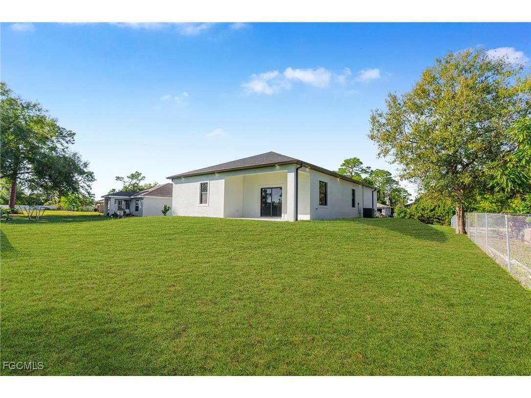 5008 N Obispo Circle Labelle FL 33935 2025023625 image40