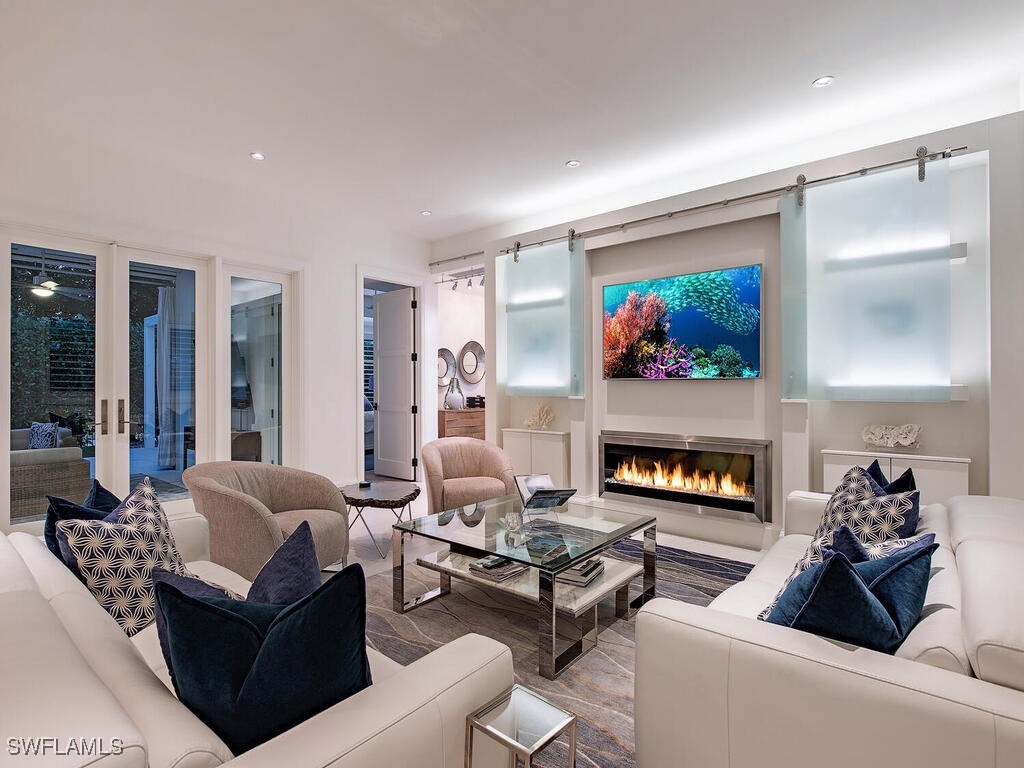 501 2nd Avenue N Naples FL 34102 225080178 image9