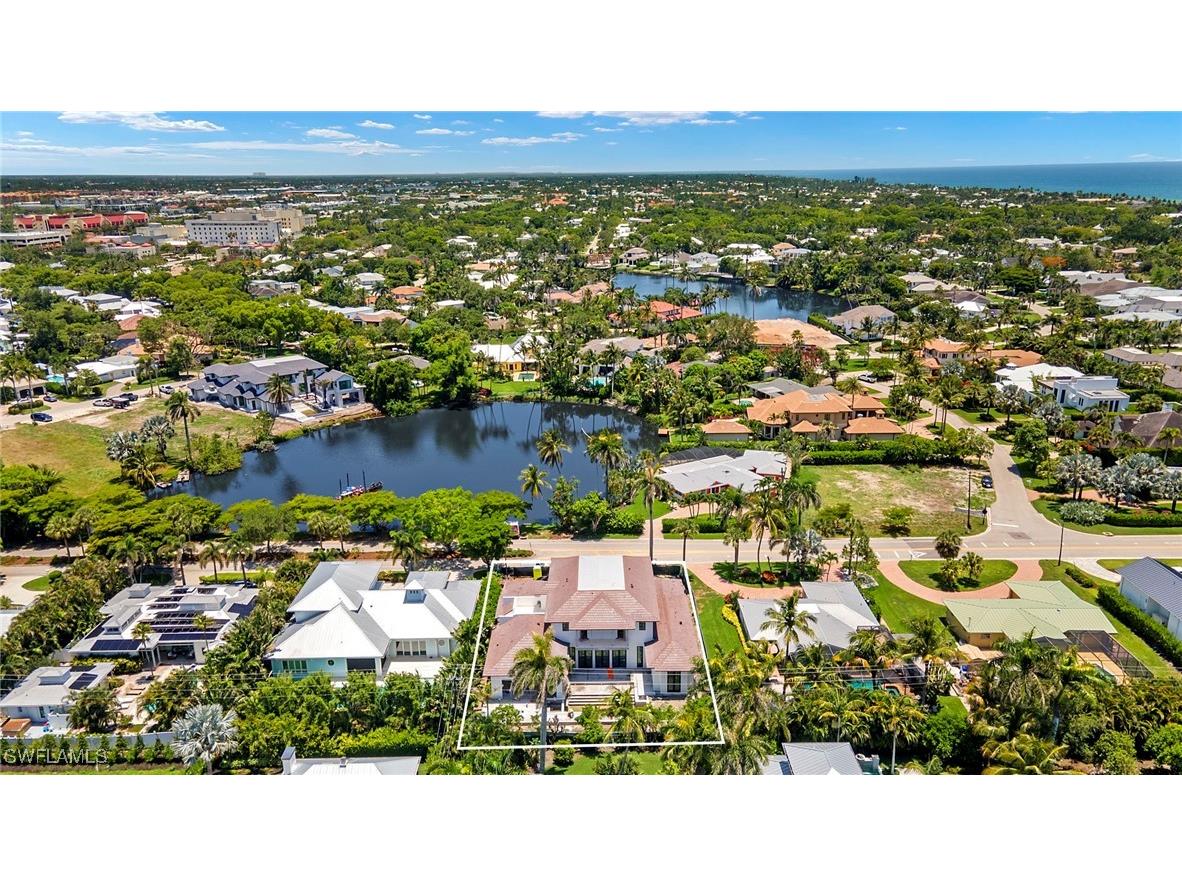 501 7th Avenue N Naples FL 34102 225054207 image3