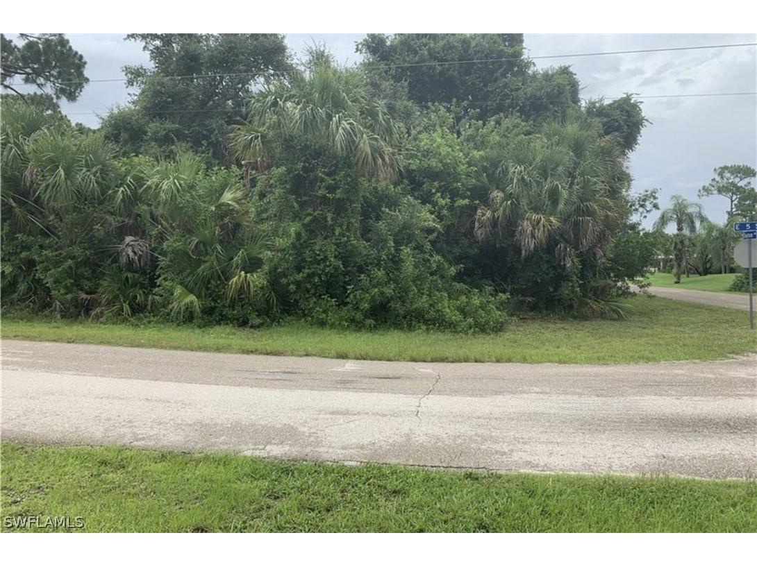 501 Dayton Avenue Lehigh Acres FL 33972 226012450 image1