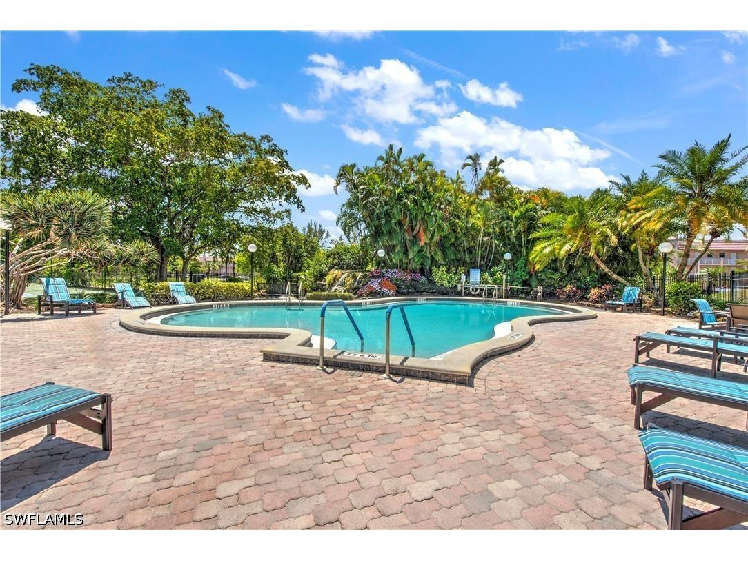501 Forest Lakes Boulevard #111 Naples FL 34105 226016751 image1