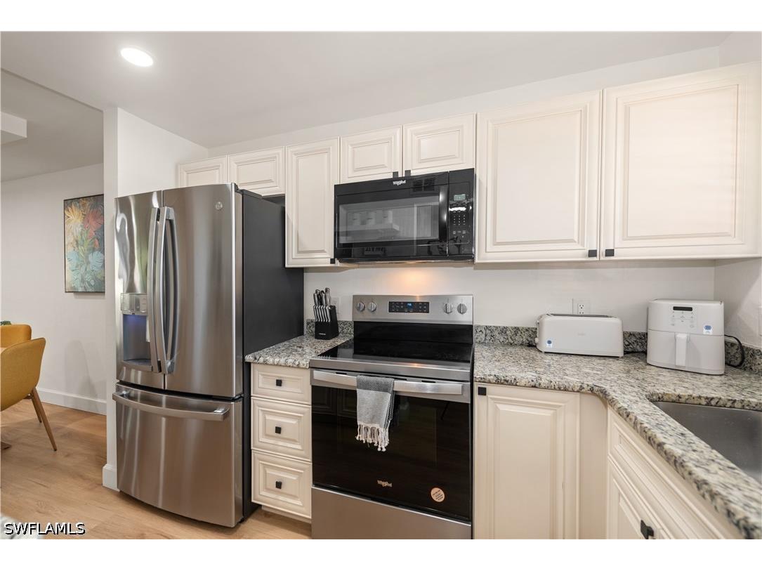 501 Forest Lakes Boulevard #111 Naples FL 34105 226016751 image10