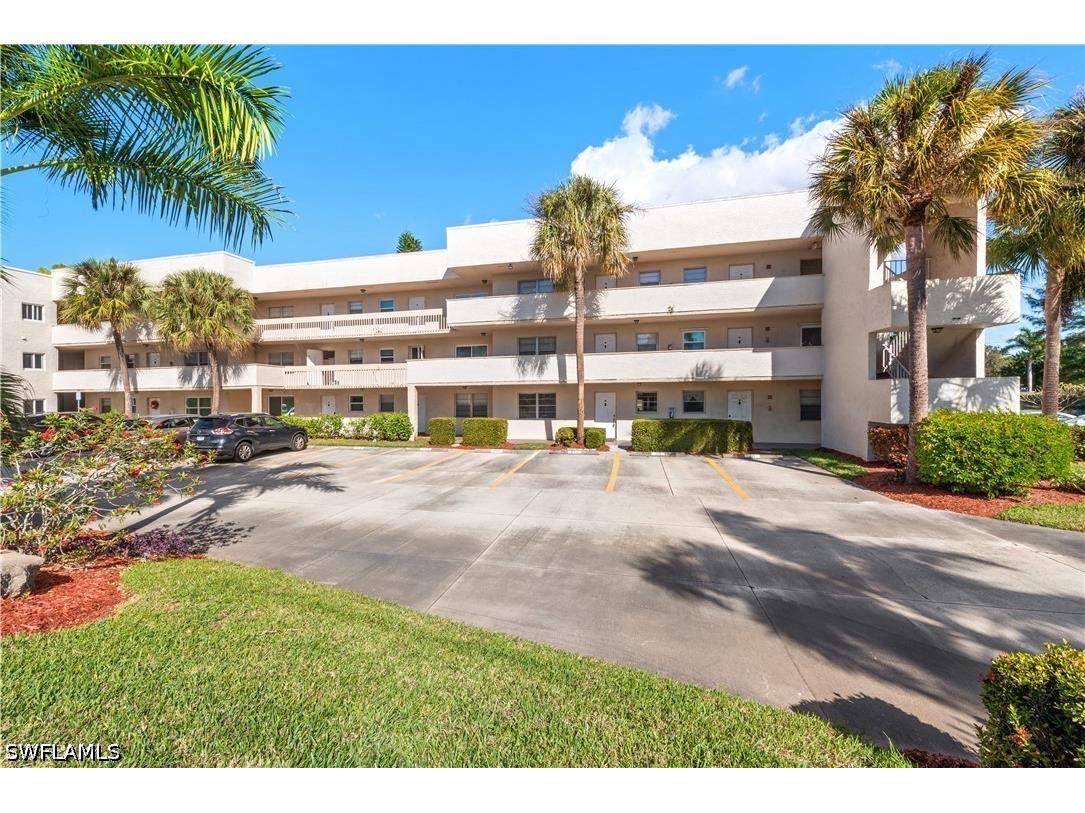 501 Forest Lakes Boulevard #111 Naples FL 34105 226016751 image2