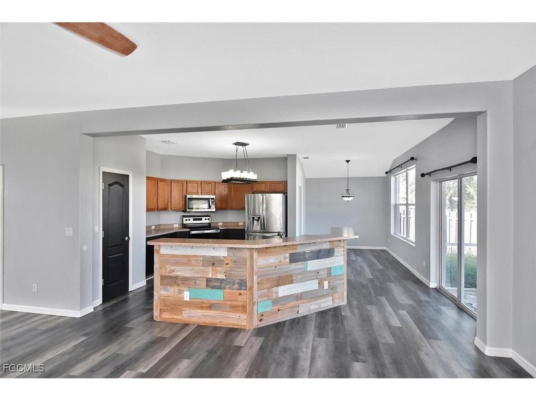 501 NW 6th Terrace Cape Coral FL 33993 2025024110 image11