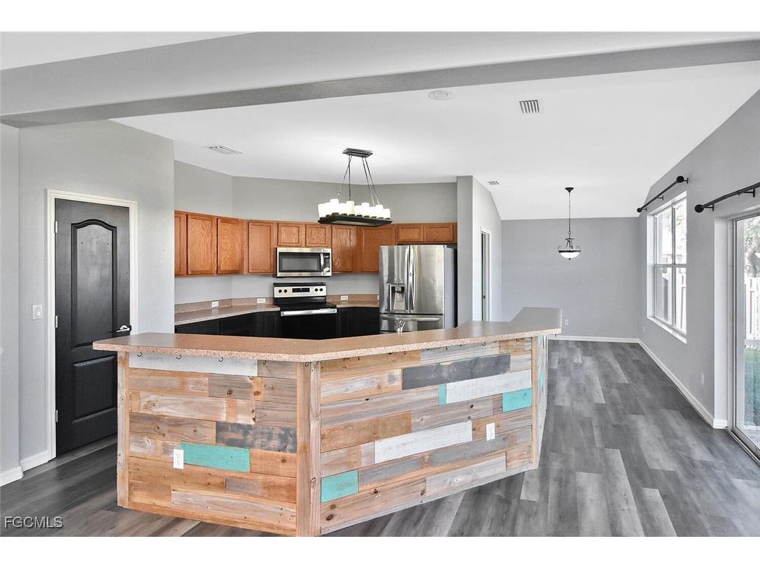 501 NW 6th Terrace Cape Coral FL 33993 2025024110 image4