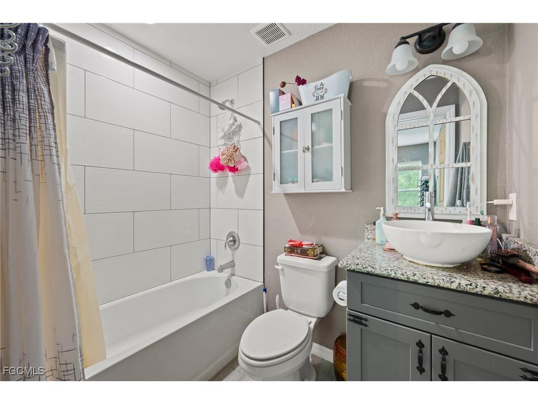 5011 Dania Circle Labelle FL 33935 2026004392 image12