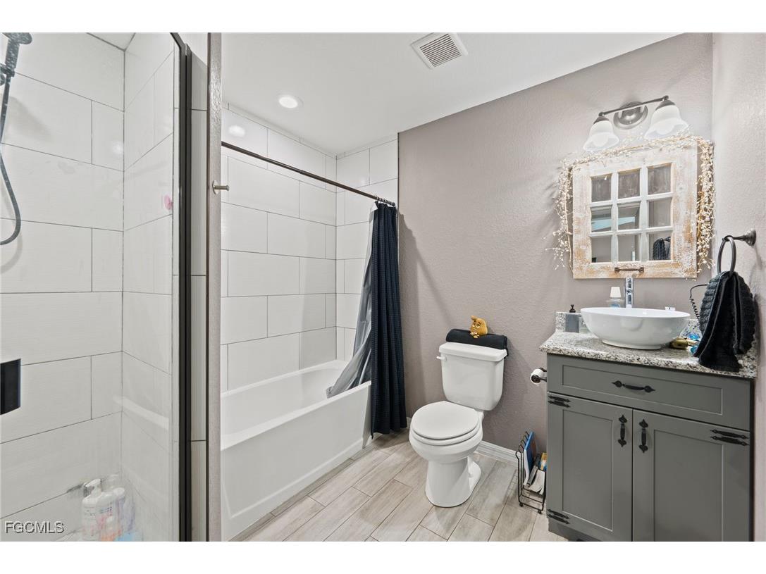 5011 Dania Circle Labelle FL 33935 2026004392 image14