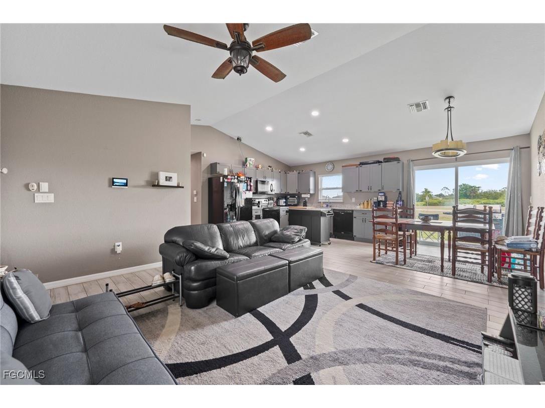 5011 Dania Circle Labelle FL 33935 2026004392 image4