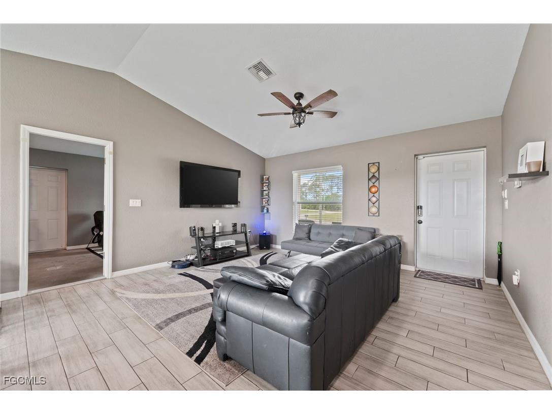 5011 Dania Circle Labelle FL 33935 2026004392 image5