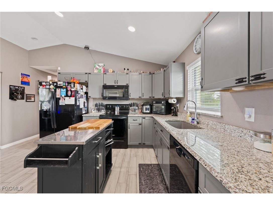 5011 Dania Circle Labelle FL 33935 2026004392 image8